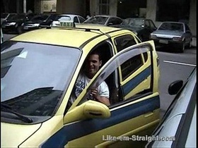 Americando mamando no pau do taxista h Brasileiro