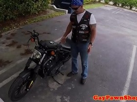 biker dilf pawns his ass for cash