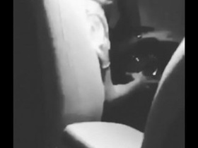 سائق اوبر يجعل فتاه سعوديه تمص ويغتصبها